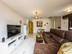 102 - Penthouse Apartment with Views and Pool!