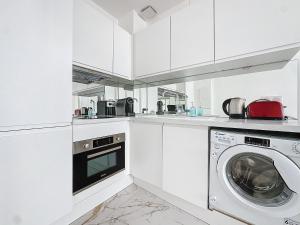 INTUITION - 2 pieces - Cannes Carre d or