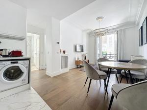 INTUITION - 2 pieces - Cannes Carre d or