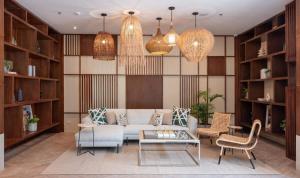 Luxe Condo near IT Park & Waterfront - Free use of Pool, Gym and Sauna