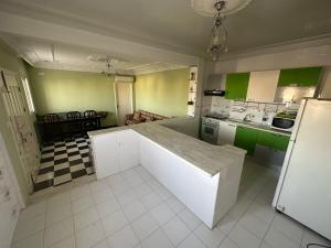 Guesthouse with City View and Terrace