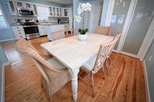 Lands End Retreat by Sea Scape Properties