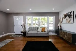 Stylish and Spacious An Oasis for Your Getaway! - Dumbarton