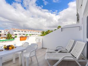 Apartment Parque Don Jose Poolside Retreat by Interhome