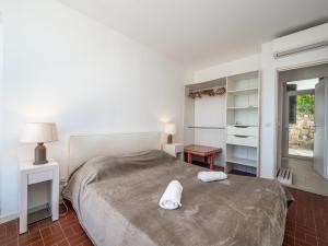 Maisons de vacances Holiday Home Domaine de Maure Vieil by Interhome : photos des chambres