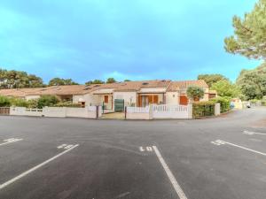 Holiday Home Les Maisons du Lac by Interhome