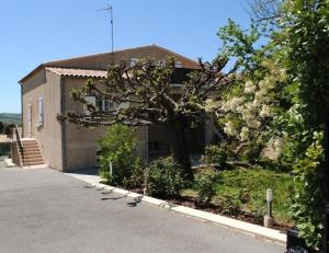 T2 vue sur le château Gréoux