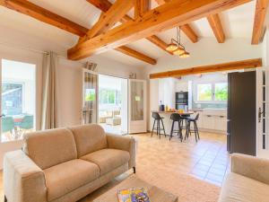 Holiday Home Nostress-Villa 6 pers by Interhome