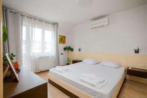 Spacious 2BD Flat with Secure Free Parking by Flat Mаnager