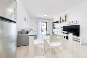 Happy Beach Home - Shared Pool and near the Beach By Lanzarote Vacation Homes