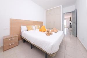 Happy Beach Home - Shared Pool and near the Beach By Lanzarote Vacation Homes