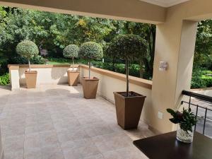 10 2nd Avenue Houghton Estate by Dream Resorts