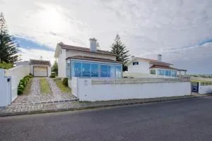 Serenity Villa - Pilar