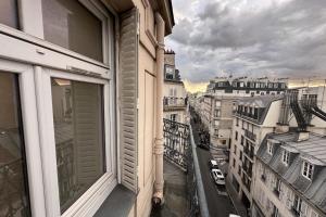 Beautiful T2 with balcony - near Parc Clichy