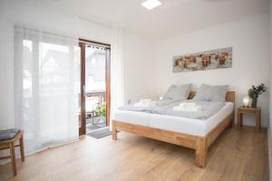 Suite Deluxe for 5 - 2 Bedrooms - Free Private Parking - 5 Min to Slopes - Terrace - 3hvězdičkové hotely ve městě Winterberg