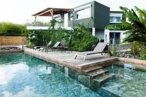 T3 Lumineux avec vue exceptionnelle et piscine Oasis de nature et Sérénité - Petit-Canal