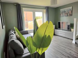 Luxury Family Retreat Near Alton Towers - Free Parking & Garden