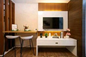 1br at Air Makati Ayala near Makati med