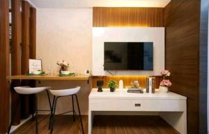 1br at Air Makati Ayala near Makati med