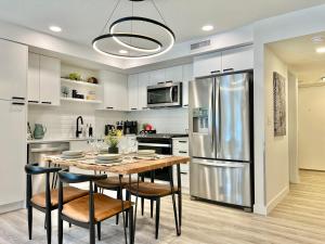 Special! New Downtown Mtn View Free Parking 2b&2b