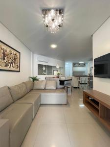 1135 Apartamento na Praia de BOMBINHAS CENTRO 20 M da Avenida Principal