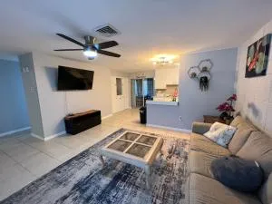 2br, 5 min walk to Warm Mineral Springs - North Port