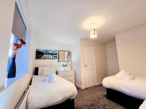 Luxury Family Retreat Near Alton Towers - Free Parking & Garden