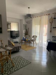 Cozy Anna Apartment ,Near the Sea, Central Location ,Rruga Pavaresia