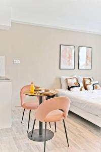 Appartements Petit studio equipee en banlieue Parisienne : photos des chambres