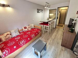 Appartement 2 pièces + cabine, 4-6 pers, 32m², Wi-Fi, Place des Bergers, Modane, proche pistes et commerces - FR-1-265-221