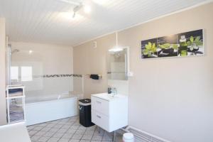 Appartements Grand Appartement proche CH Valenciennes : photos des chambres