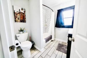 Vintage Modern Beauty Downtown