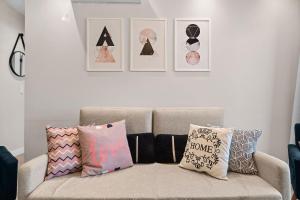 Campos de Canela 1 dorm na Rua Coberta by Achei