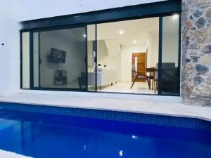 Casa con alberca climatizada y exclusiva para ti en Jiutepec - Atlacomulco