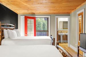 Deluxe Double Room room in The Alpine Lodge