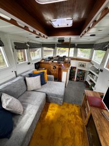 Sea Dream 42ft Beautiful 2 bedroom boat