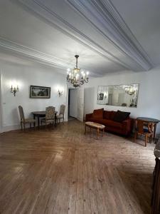 Appartements Le royal, F2 en centre-ville : photos des chambres
