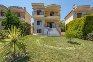 Holiday home with panoramic view of the forest - Polykhrono