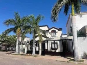Bonita casa espaciosa en Residencial Montecarlo - San Ignacio