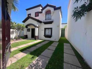 Bonita casa espaciosa en Residencial Montecarlo