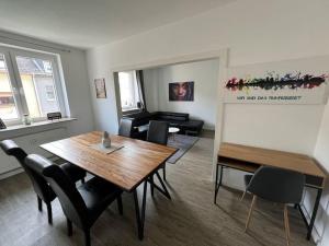 Große Wohnung mit Balkon-Zentrum