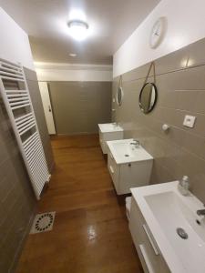 Maisons de vacances Les gites du chateau du cedre : photos des chambres