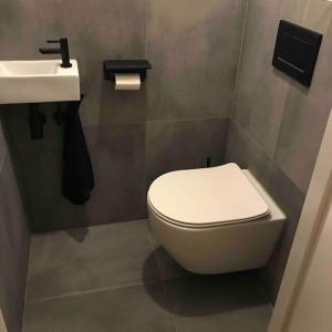 115 m2 apartment with garden 200m from the beach