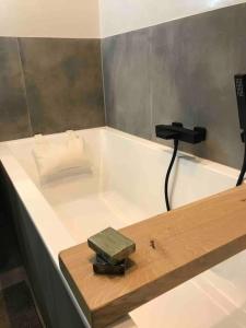 115 m2 apartment with garden 200m from the beach