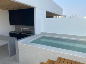 Amplio Monoambiente en Santa Cruz