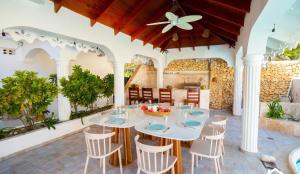 Brisas Doradas Beachfront Villa