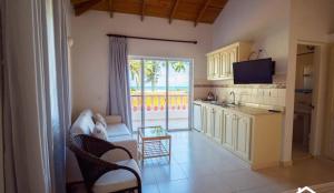 Brisas Doradas Beachfront Villa
