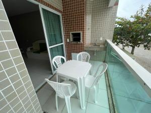 cód 36 · Apartamento a 80 metros do mar com sacada