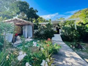 <CASA COLIBRI> La Désirade - Baie Mahault