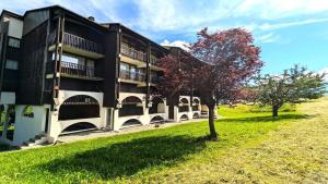 Résidence Les Prés - AGREABLE APPARTEMENT SUR LES PISTES - 45 PERS MAE-4671